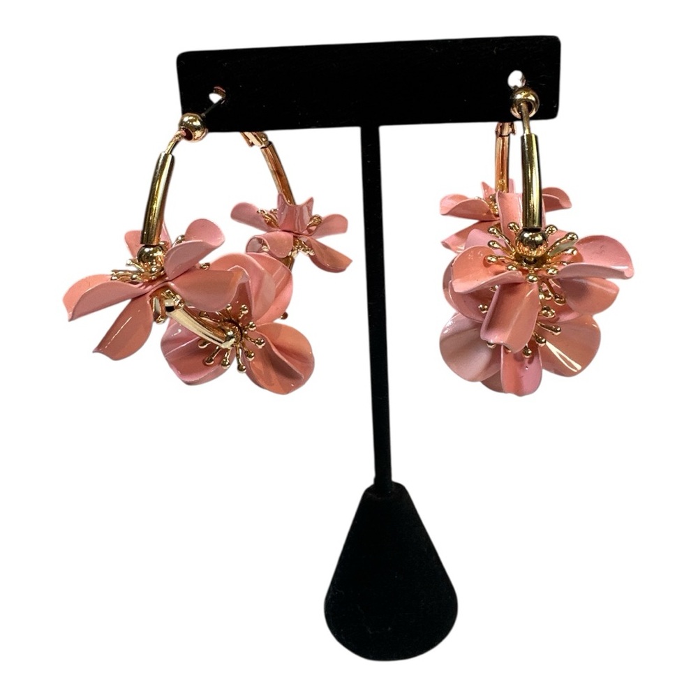 Daisy Fuentes NWT Pink Floral Hoop Earrings - Picture 3 of 5